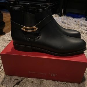 Rain boots/Chelsea boots